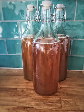 How to clean your kombucha bottles: a guide to maintaining hygiene and flavor