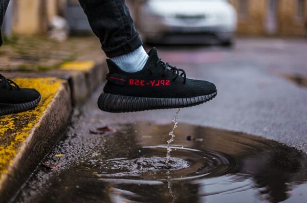 How to clean the sole of your yeezy sneakers