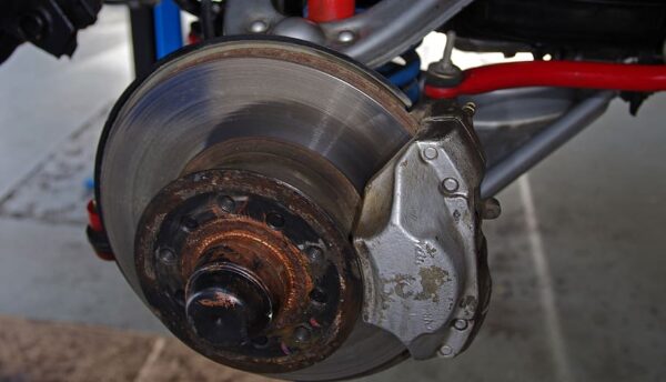 How to clean your brake discs without removing the wheel