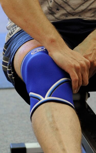 How to clean your knee brace