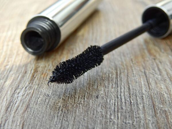 How to clean your mascara tube in 5 easy steps